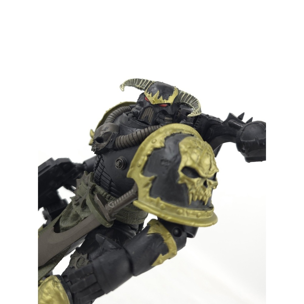 McFarlane Toys Warhammer 40,000 CHAOS SPACE MARINE 7" 40k Loose Action Figure